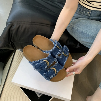 Il sandalo Must-Have dell'estate 2025, denim edition